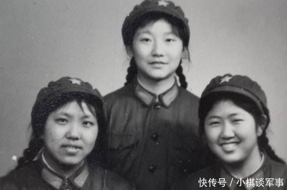 女兵入伍体检,其中一项太尴尬了,必须要女教官
