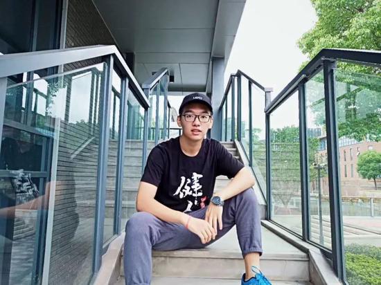 因女友嫌他太胖分手 因女友嫌他太胖分手