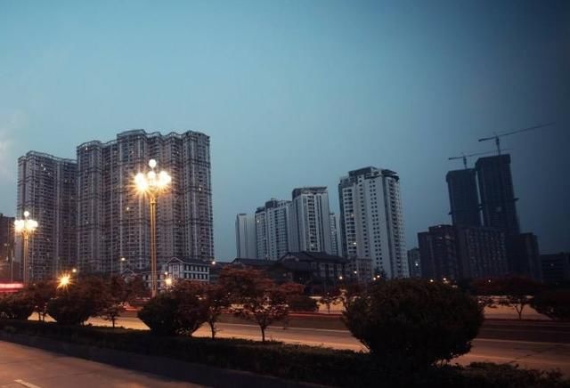 未来人口净流入的城市出现天价豪宅,人口流出