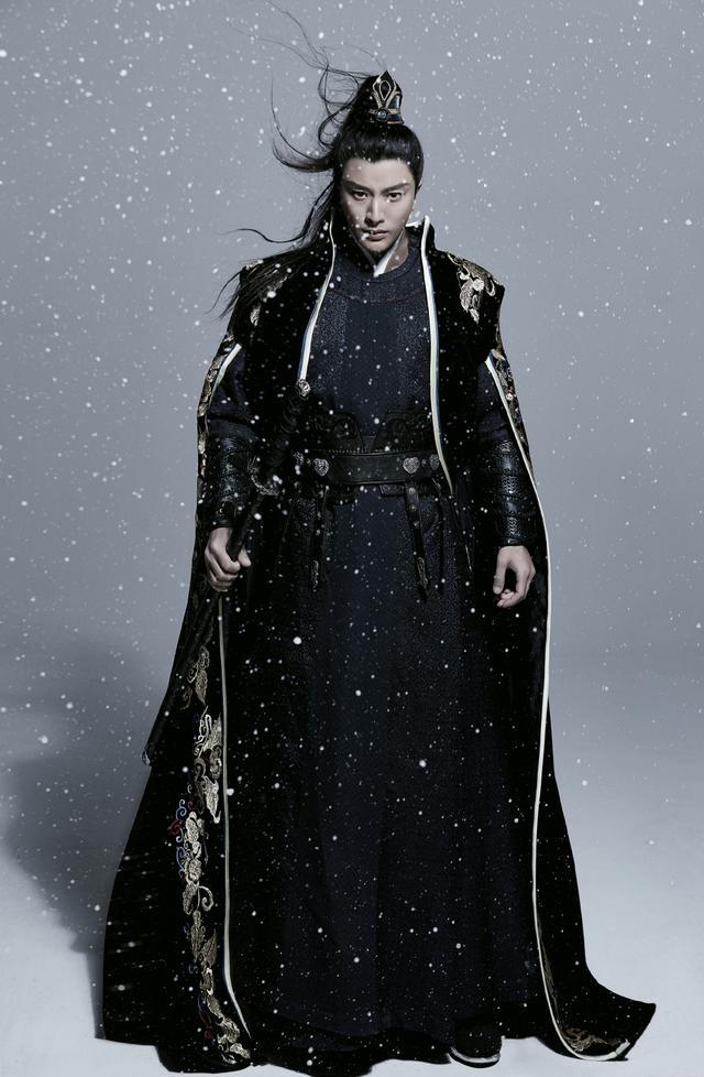 贾乃亮晒久违古装造型照 一袭长袍高马尾英气逼人(图1) 贾乃亮晒久违古装造型照 一袭长袍高马尾英气逼人(图1)