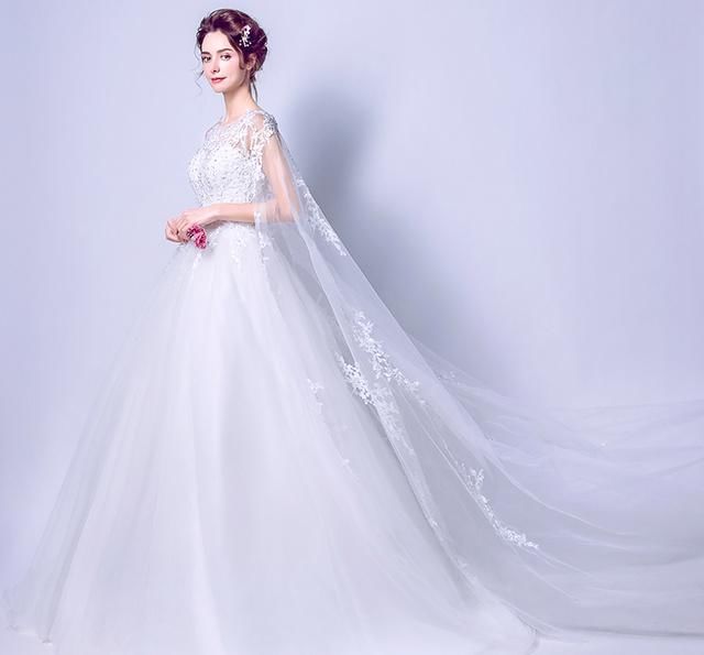 本以为杨幂、迪丽热巴的婚纱照够惊艳了,看到