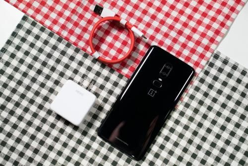 让一加6告诉你,不支持亮屏快充都是耍流氓