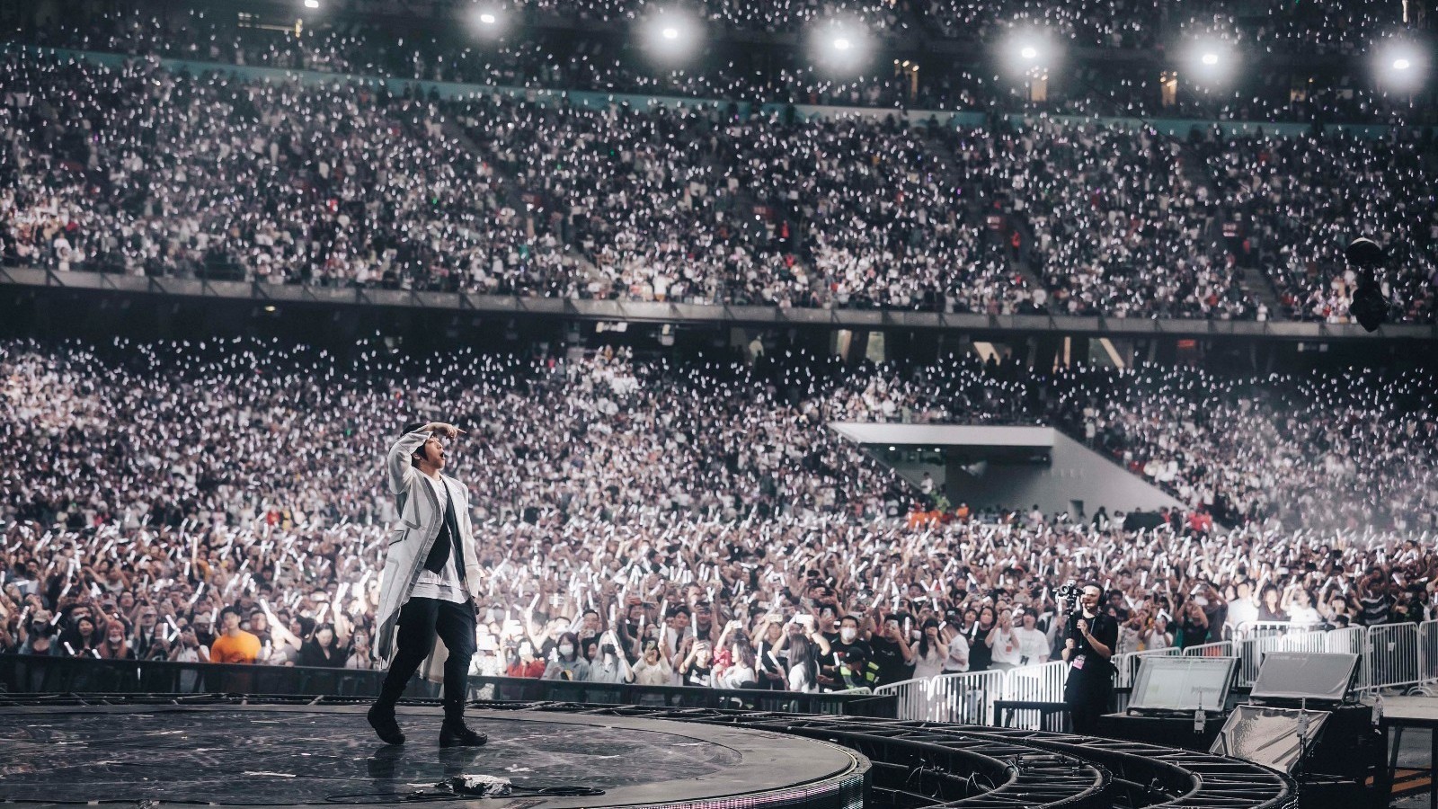 王源登陆“五月天”《诺亚方舟》鸟巢演唱会 王源登陆“五月天”《诺亚方舟》鸟巢演唱会