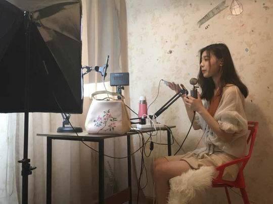 为什么网络主播办公空间装修很Low工作却很拼