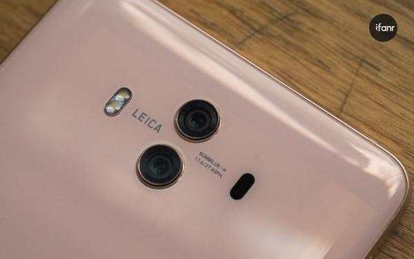 卡尔蔡司认证的手机相机和莱卡认证的哪个更牛