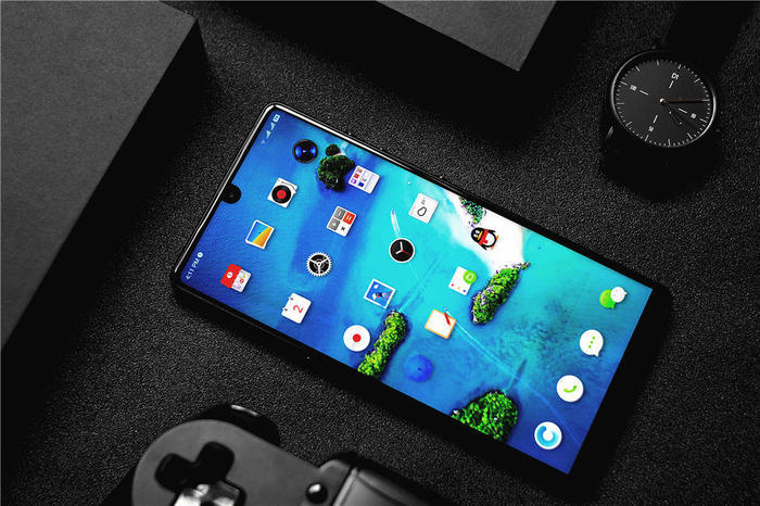 次世代旗舰机的自我突破-坚果R1评测