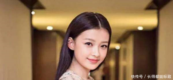 明星的驼背鹿晗气质减半,杨幂成1米5,热巴被网