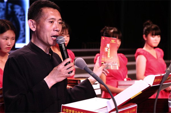 河北唐山李小强爱心团队走进劳动技工学院开展