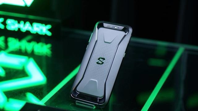 戏手机的春天:雷蛇、小米黑鲨、努比亚红魔哪