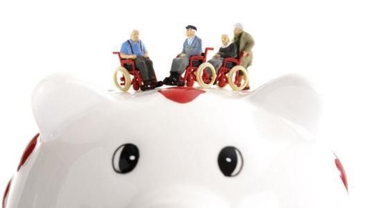 退休职工每月医保卡返多少钱?