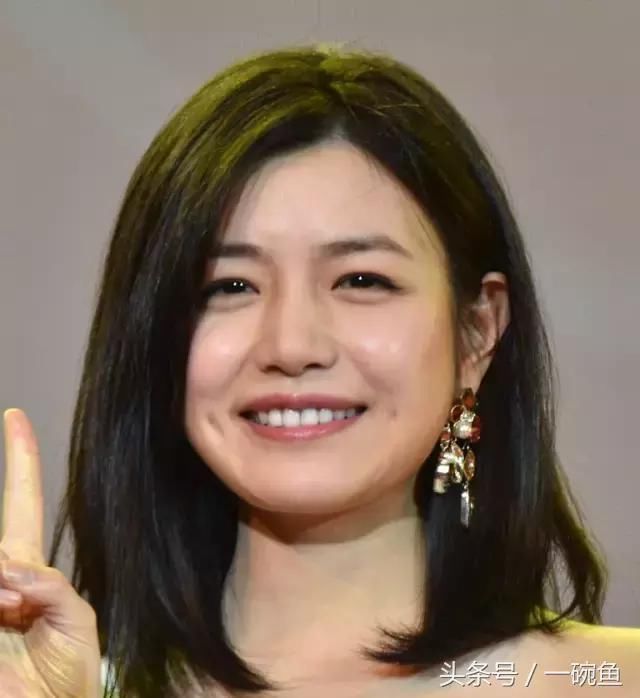 你的脸型戴什么耳环最显瘦?耳环这样戴,脸小一