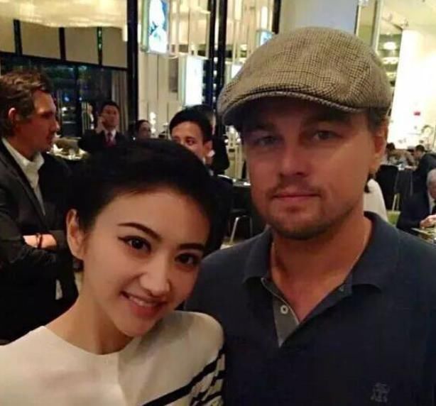 卓伟道出景甜背后的靠山, 王思聪怒怼:真把你