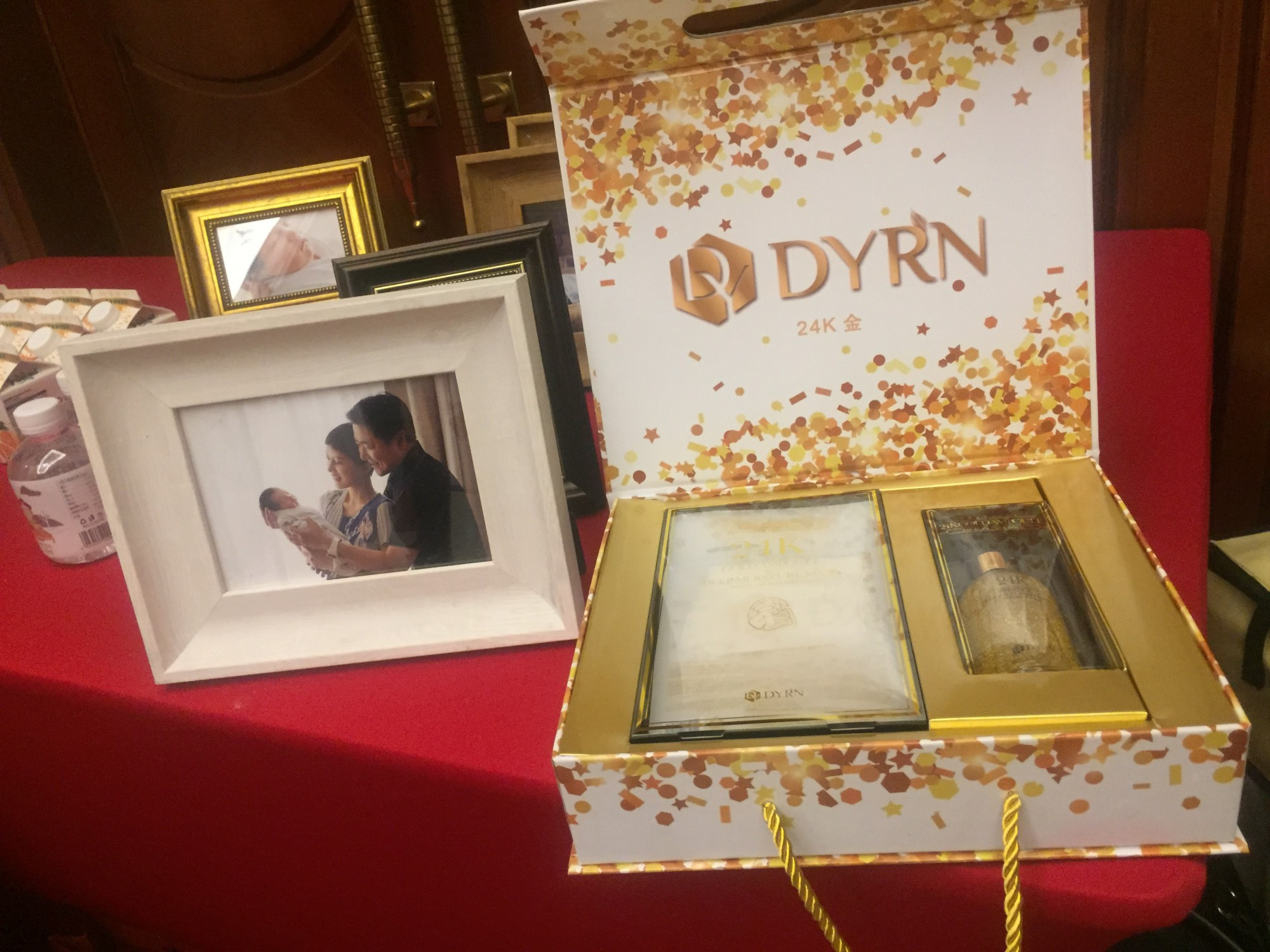 全能公主金巧巧 为儿子周岁宴会选礼品送嘉宾