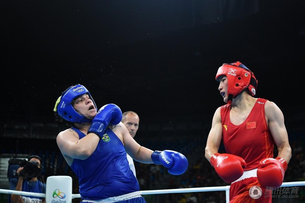组图-拳击女子中量级1/4决赛 李倩晋级半决赛