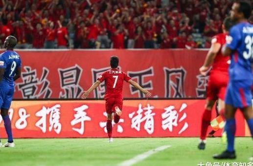 中超积分榜: 上港鲁能赢球恒大客场丢分, 这球队