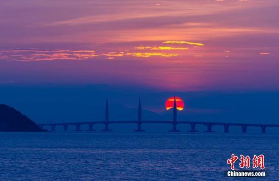 珠海云策通达网络科技有限公司 港珠澳大桥24日9点正式通车香港运输署 准备就绪