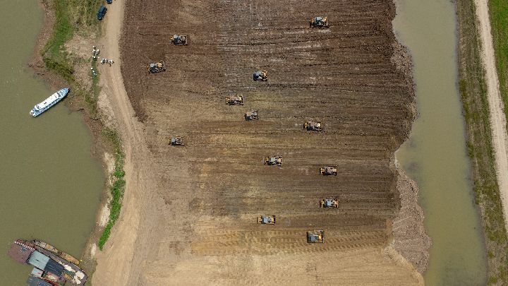 洞庭湖现3万亩“私家湖泊” 62名官员被问责