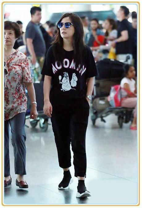 我天!几日不见,赵薇暴瘦!大象腿变筷子腿,网友