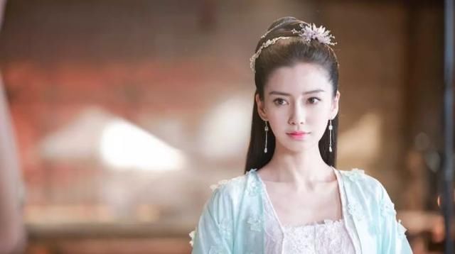 孙俪杨颖都演生孩子,一个是教科书级别,另一个