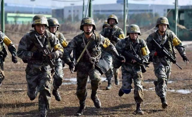 去年新组建的8所军校,考上免学费,毕业就当部