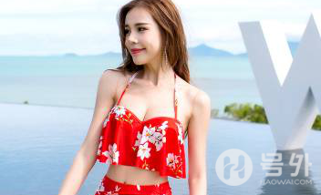 比基尼泳衣的小姐姐，完美身材，散发迷人魅力！