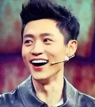 哪些明星做过烤瓷牙? 赵薇牙齿颜色比眼白还白