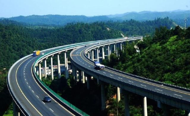 老外到中国惊呼:为啥中国还算发展中国家!一问