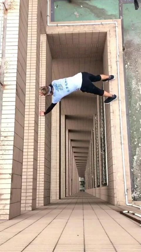 国内极限第一人,最火帅小伙咏宁失手身亡,大家怎么看?