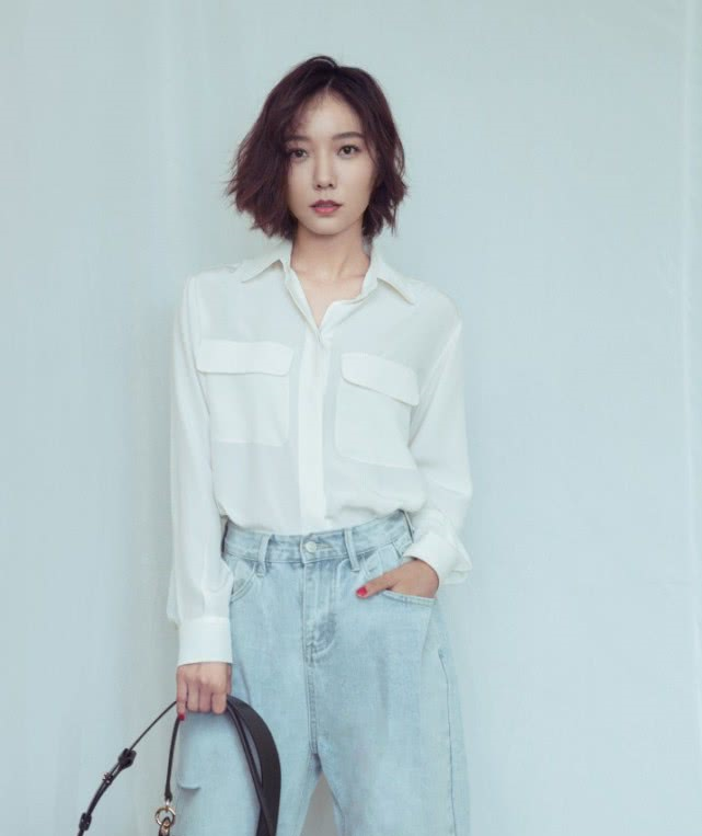 王珞丹腿长歪了?身上的裤子整条跑偏,好想把它