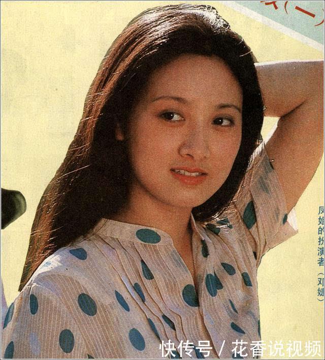 邓婕全家照,与张国立多年无子,继子不省心,领养