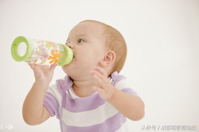 宝宝得了流感发高烧了!宝妈宝爸惊慌过度才是