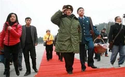 他是朝鲜战场上的神枪手,因毛主席一句话隐姓