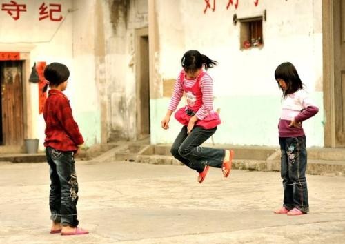 满满的回忆!80后90后小时候玩这些玩具 有的10后还在玩