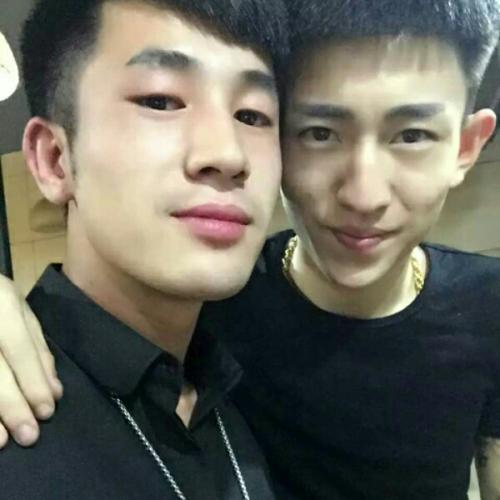 快手直播一天能赚多少,天佑牌牌琦身价多高,看