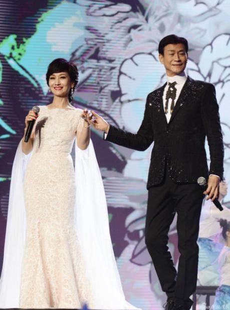 赵雅芝三个儿子和郑少秋三个女儿,这差距一目了然啊!输的好惨!