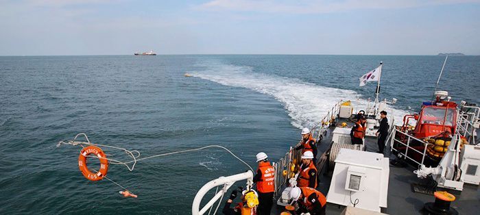 仁川海洋警备安全署当天在瓮津郡仙甲岛附近海上举行了舰炮、火神炮（Vulcan）和机关枪的射击训练。当天的训练中出动了4艘100•300•500吨级的警备舰艇和2艘50吨级的小型警备舰艇。