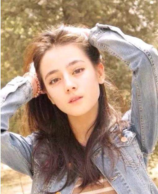 迪丽热巴现如今火到韩国,最火女星非热巴莫属