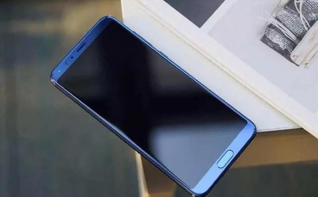 降至2399,但配置惊人,麒麟970+2000万双摄+全面屏