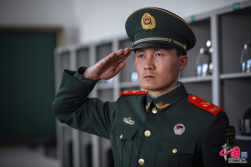 【十九大精神进军营】奉献高寒边疆的“神枪 手”钟岩|新闻动态-《对话中国品牌》栏目采编中心 【十九大精神进军营】奉献高寒边疆的“神枪 手”钟岩|新闻动态-《对话中国品牌》栏目采编中心