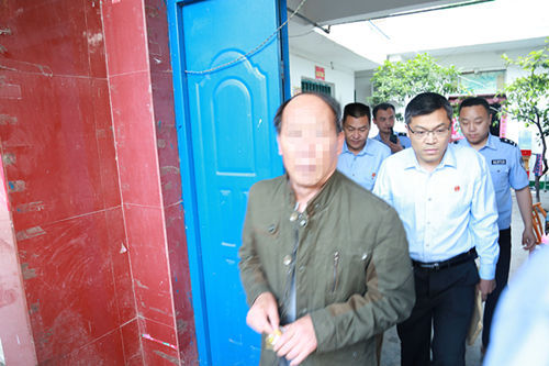 镇平法院:老子欠钱不还被拘留 儿子暴力抗法被