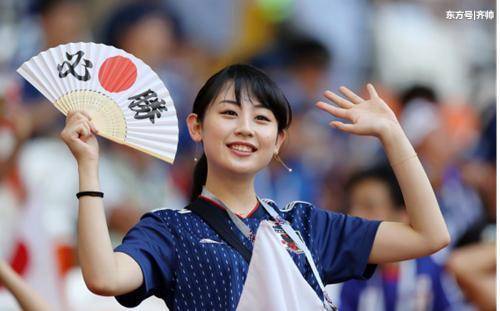 日本女球迷VS韩国女球迷:颜值谁输了?