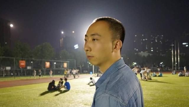 何炅一家四口罕见同框,论基因强大,还是不如娱