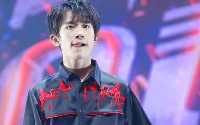 韩国人公认最帅的中国男星,杨洋第四,第一是心