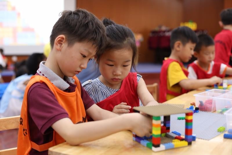 荥阳举办乐创环保,小手搭未来亲子公益活动