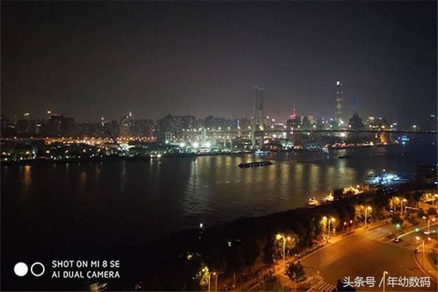 小屏旗舰机:小米8SE,新千元机标杆之作