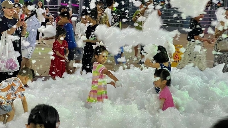 夏日“撒泼”盛宴，乐多港首届泼水节开幕