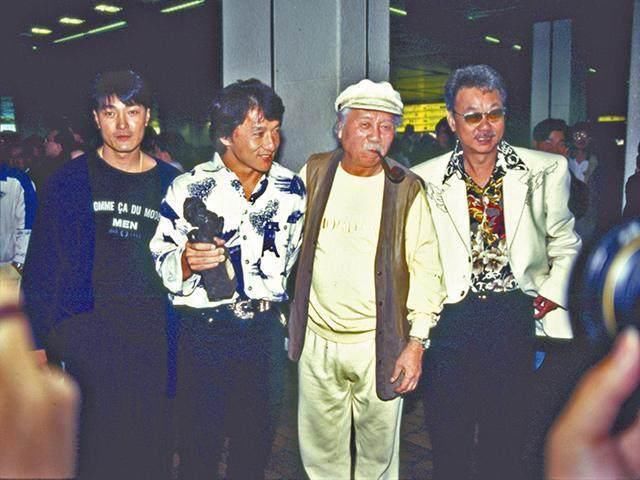 香港娱乐圈教父,与黑帮龙头结拜,评价成龙只用