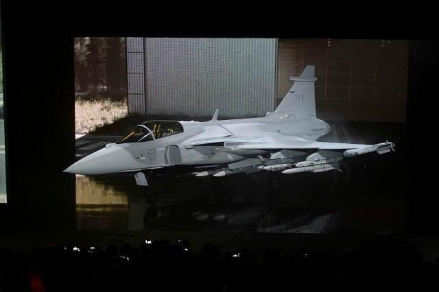 瑞典新鹰狮战机发布:性能直逼五代机