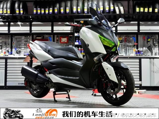 雅马哈X-MAX300即将推出三轮版,TMAX530的