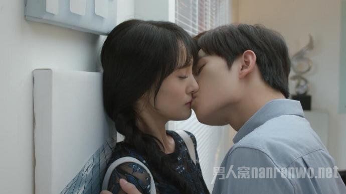 郑爽亲吻杨洋图片曝光 杨洋郑爽亲到嘴发麻